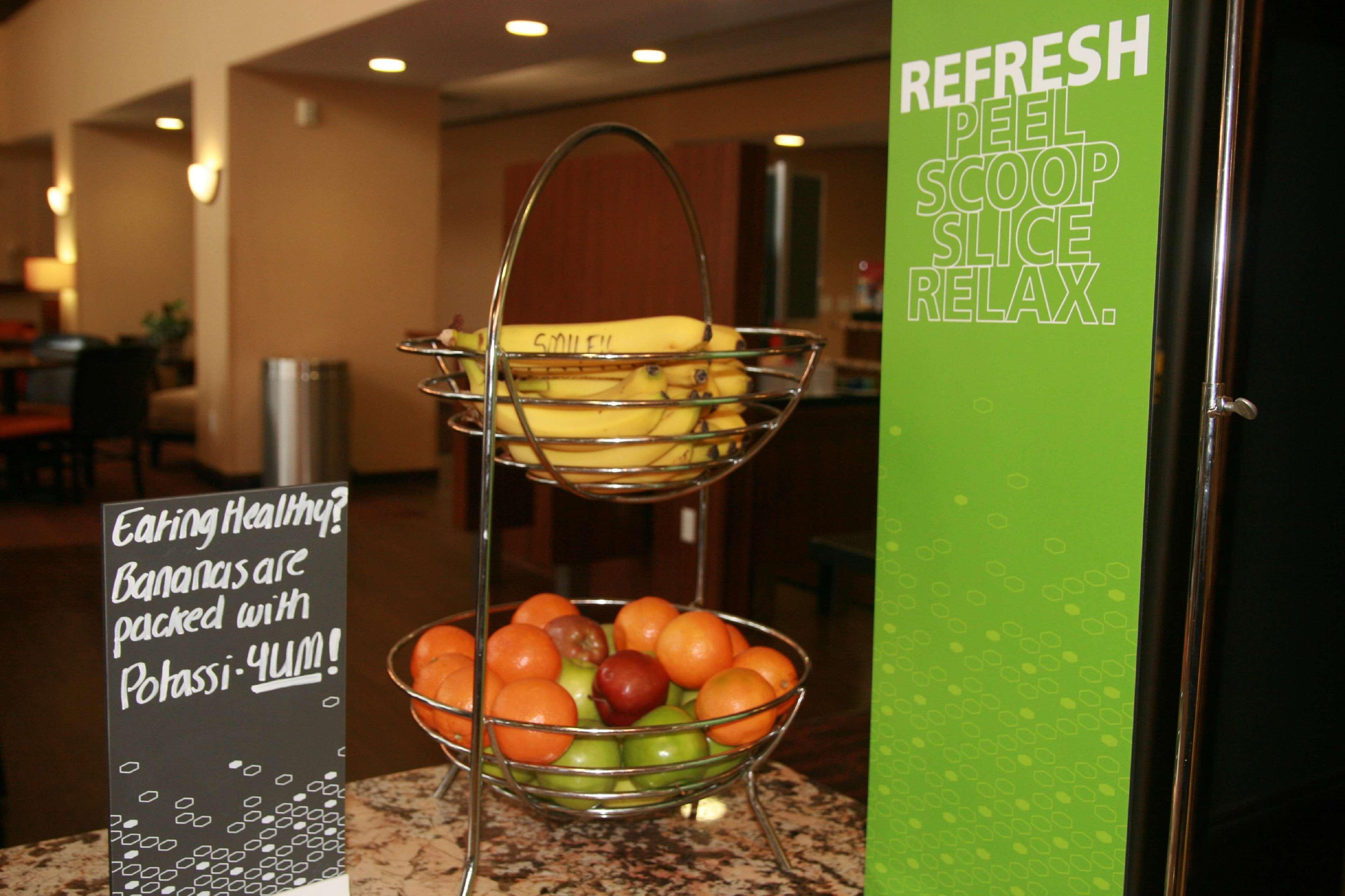 Hampton Inn & Suites Абердин Экстерьер фото