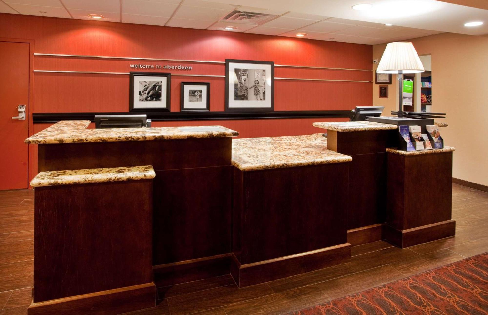 Hampton Inn & Suites Абердин Экстерьер фото
